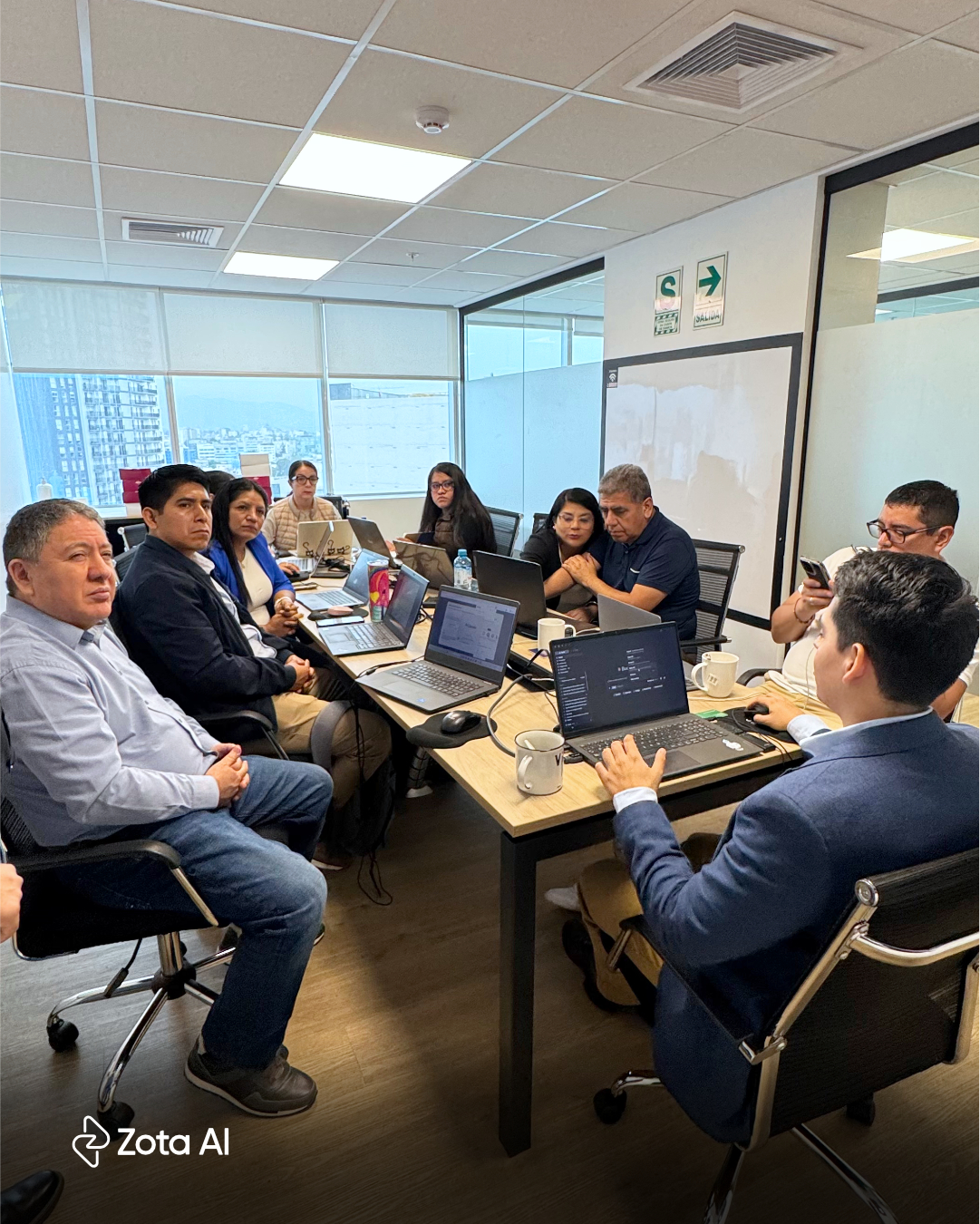 Grupo completo del taller Claude para Negocios