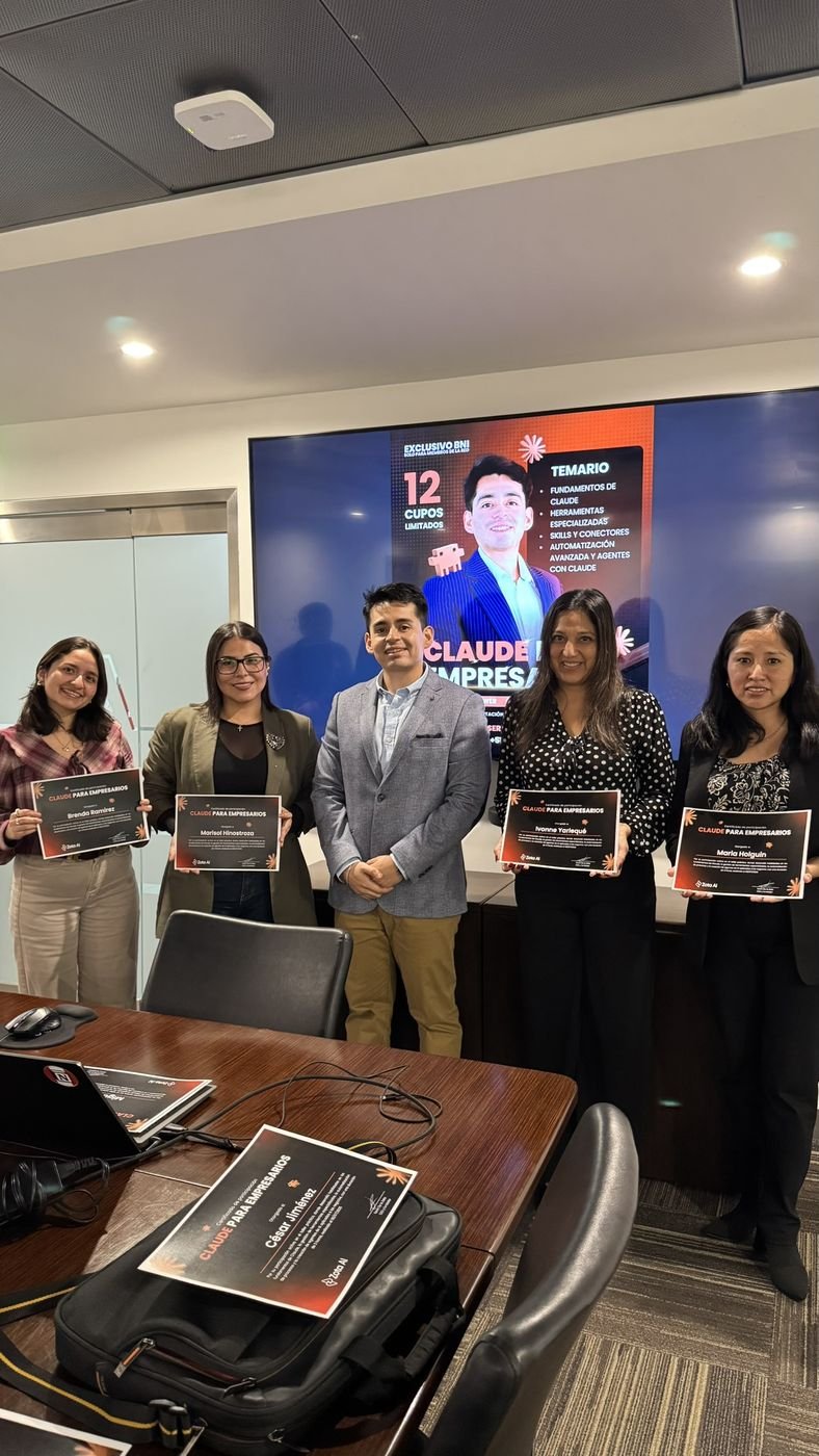Participantes con sus certificados
